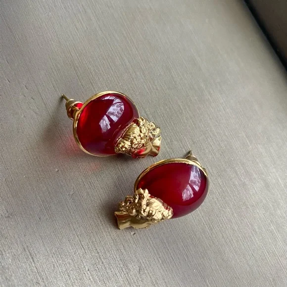 NWOT- Gripoix Paris-Back to Rome Cameo stub Earrings with Cameo